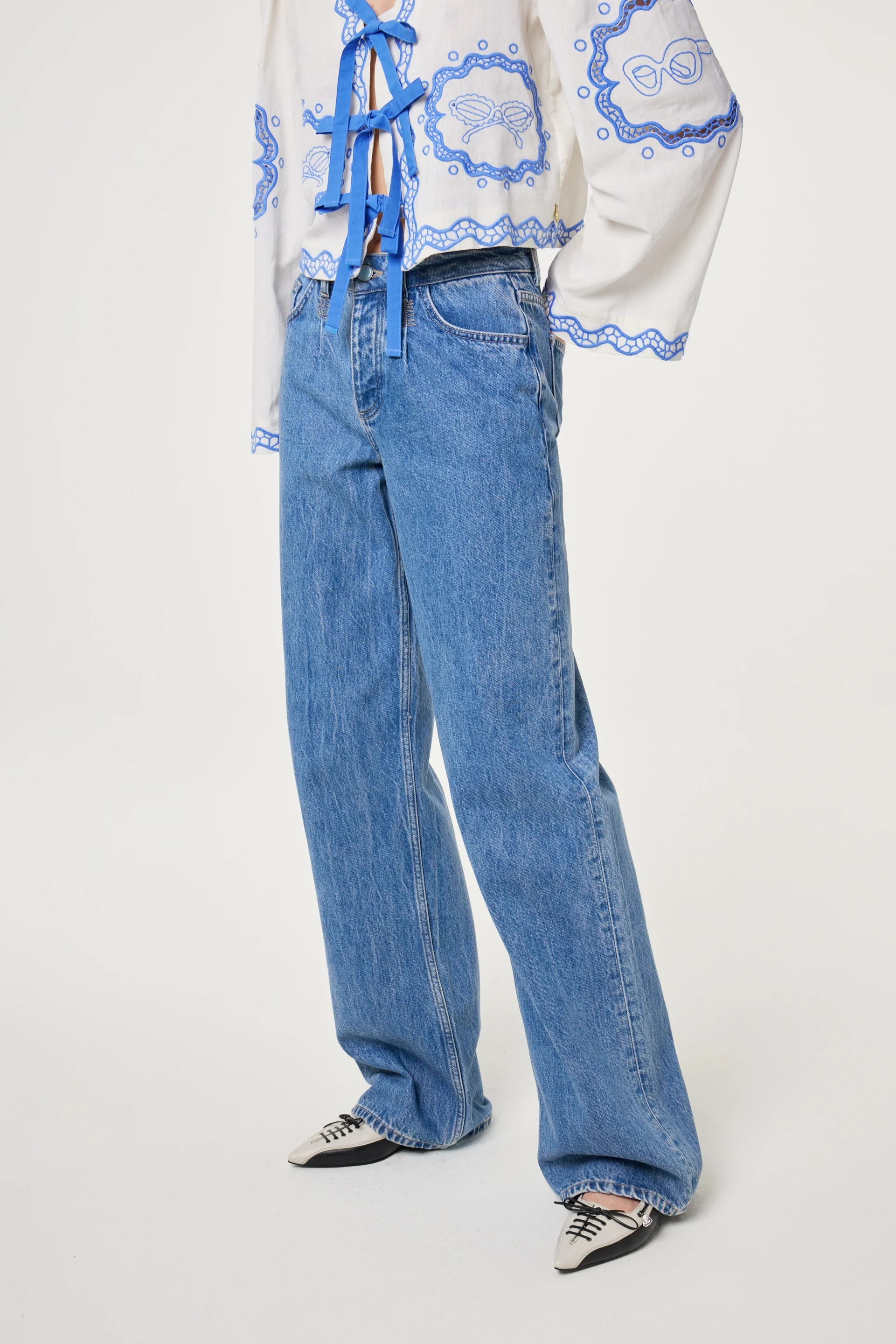 Lulu Loose Jeans | Faded Light Blue - Image 2