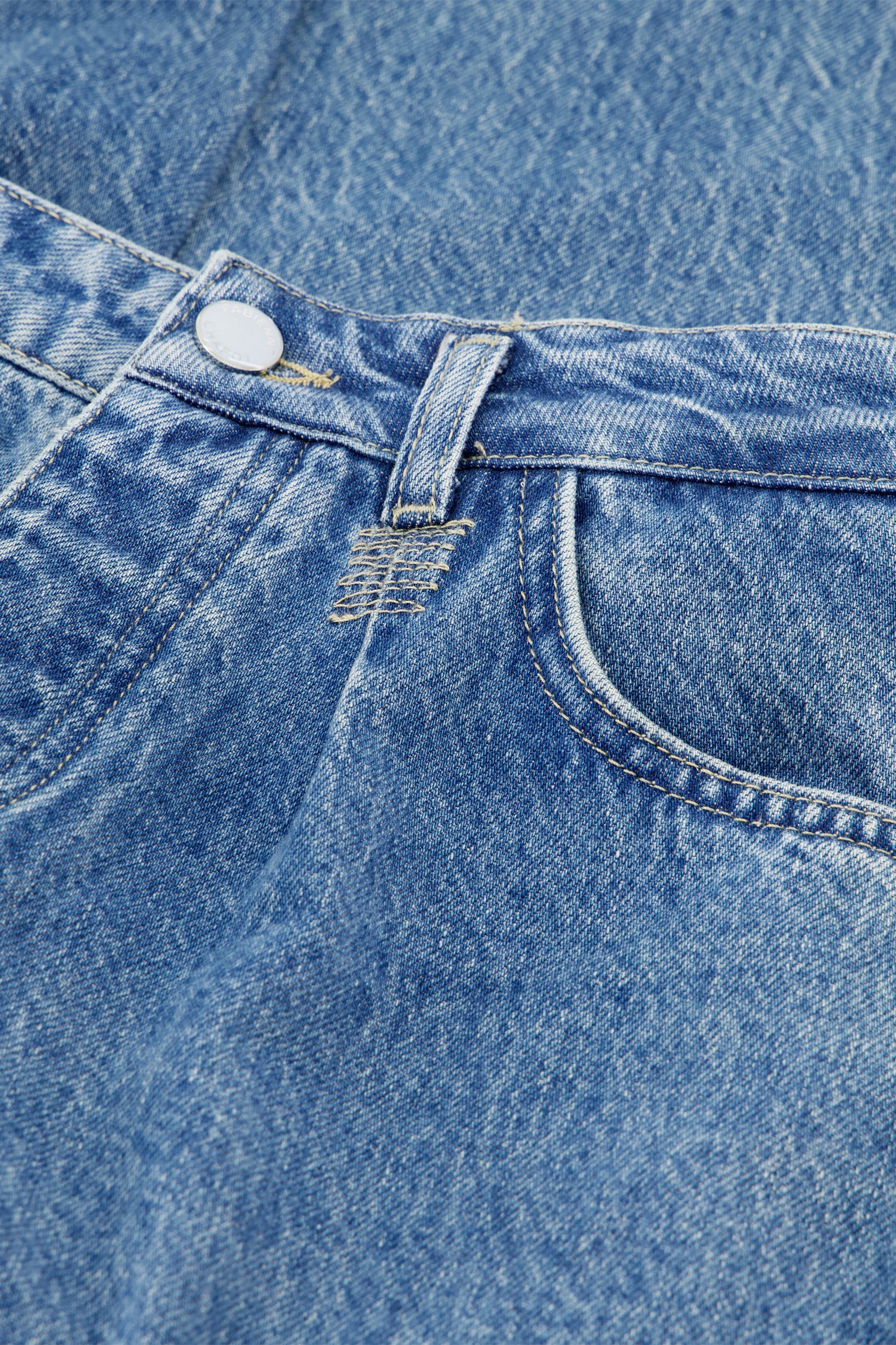 Lulu Loose Jeans | Faded Light Blue - Image 5