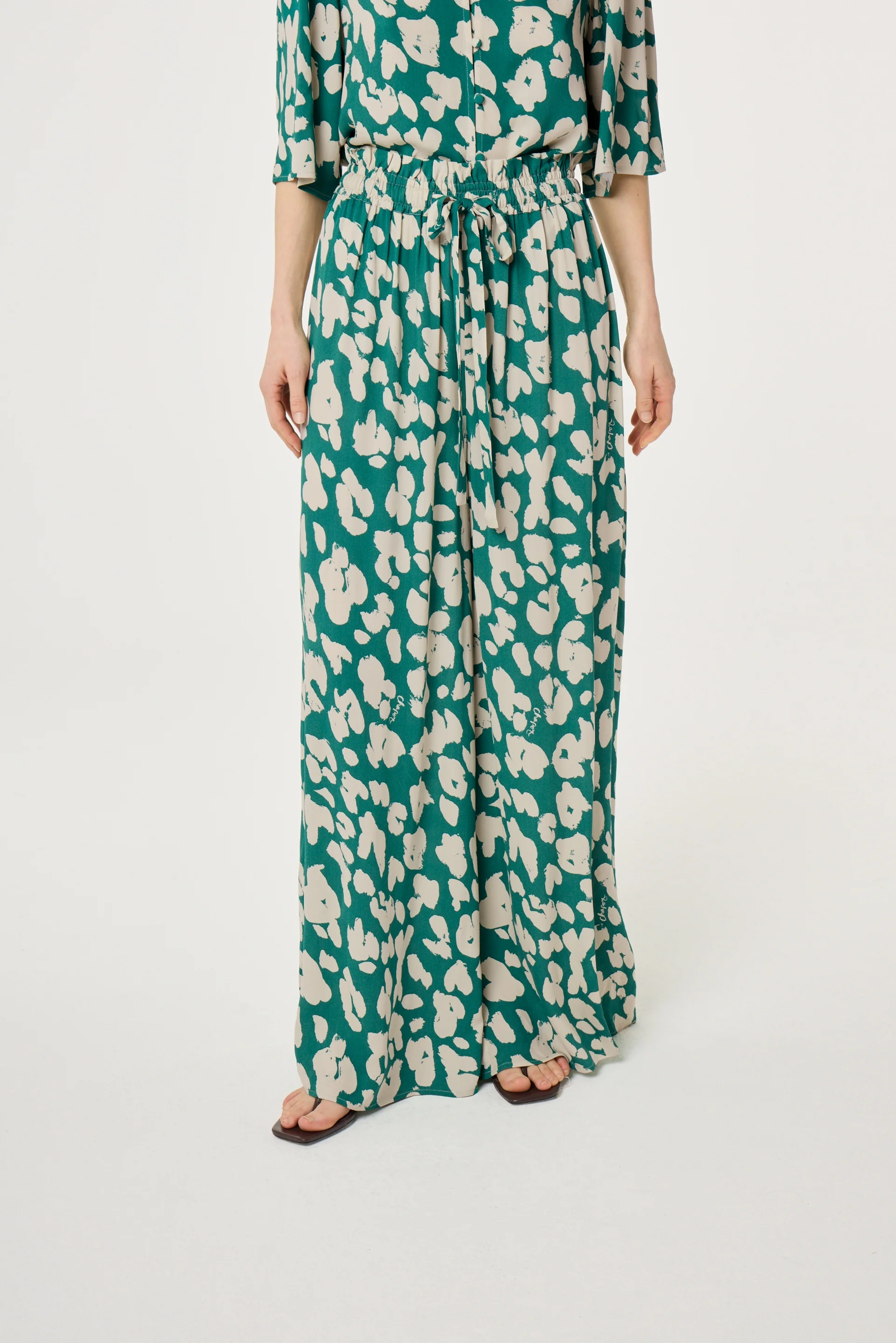 Palapa Trousers | Evergreen/Cosy White - Image 2