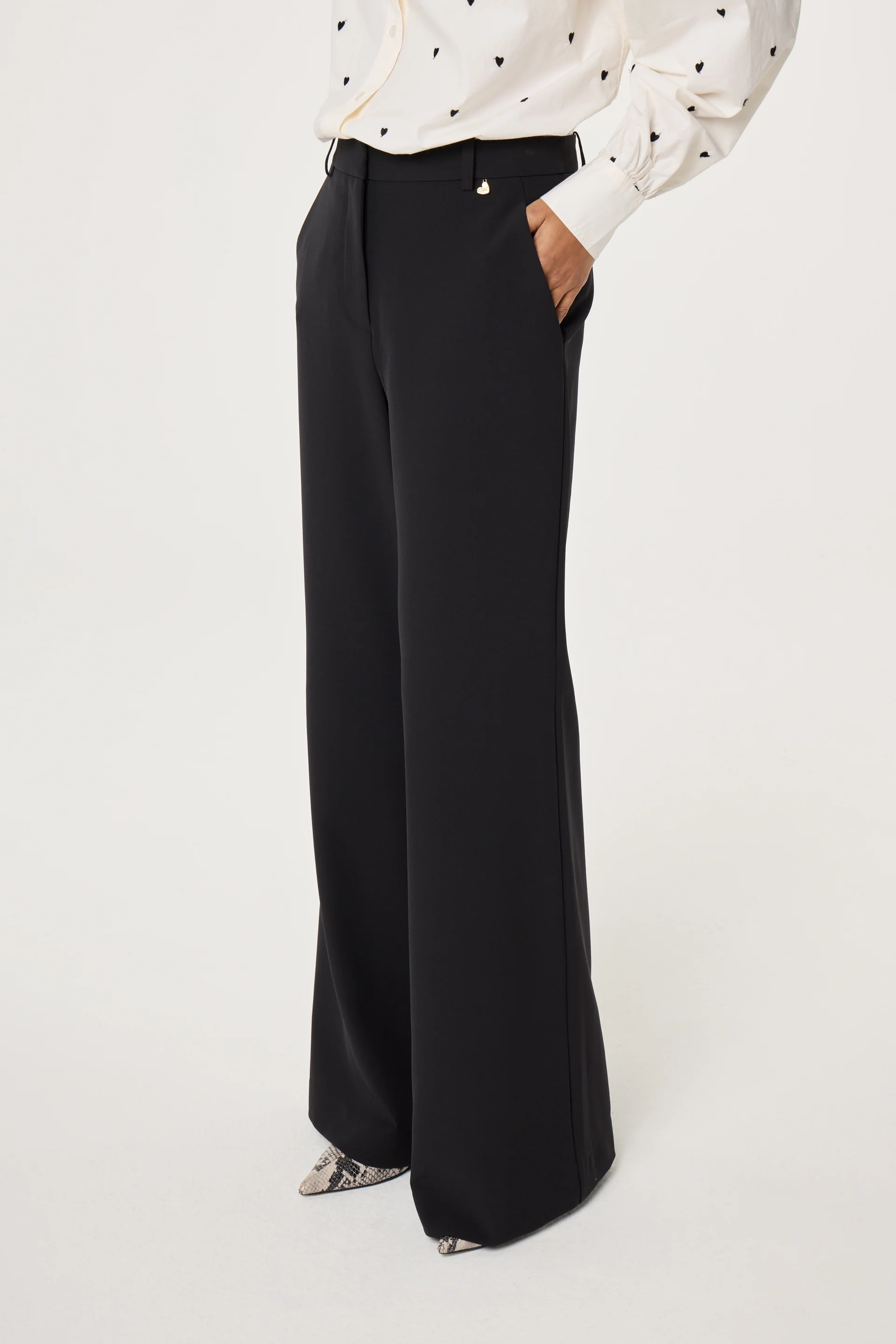 Puck Trousers | Black - Image 2