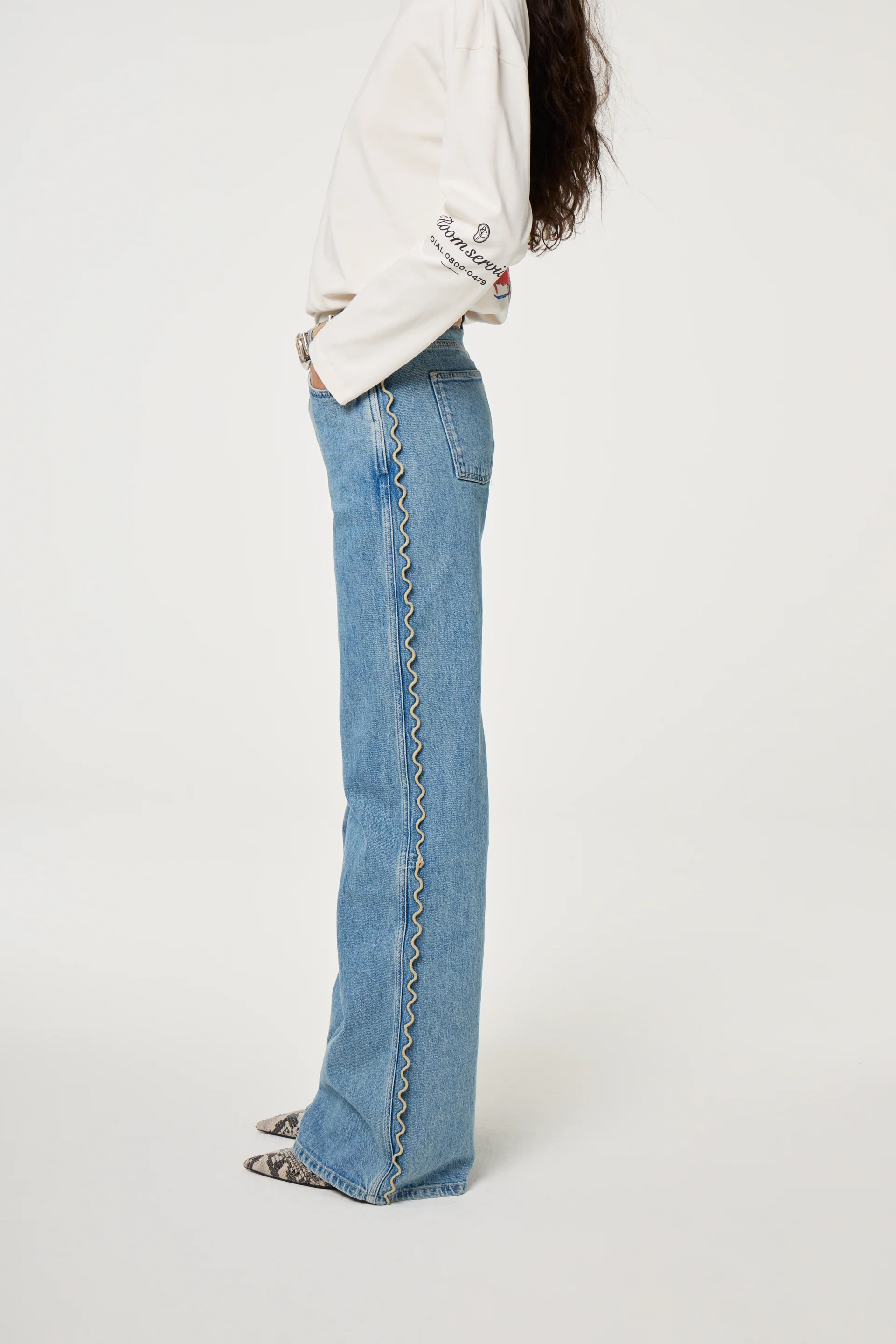 Thea Wide Leg Jeans | Mid Blue - Image 2